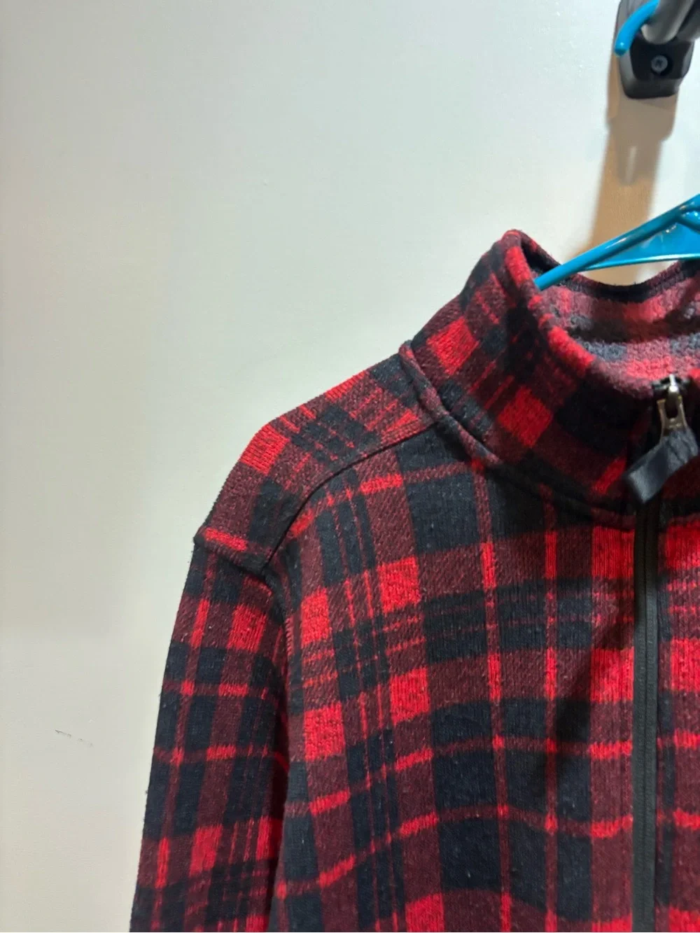 The North Face men’s Red & Black Plaid Half-Zip Fleece Jacket like new